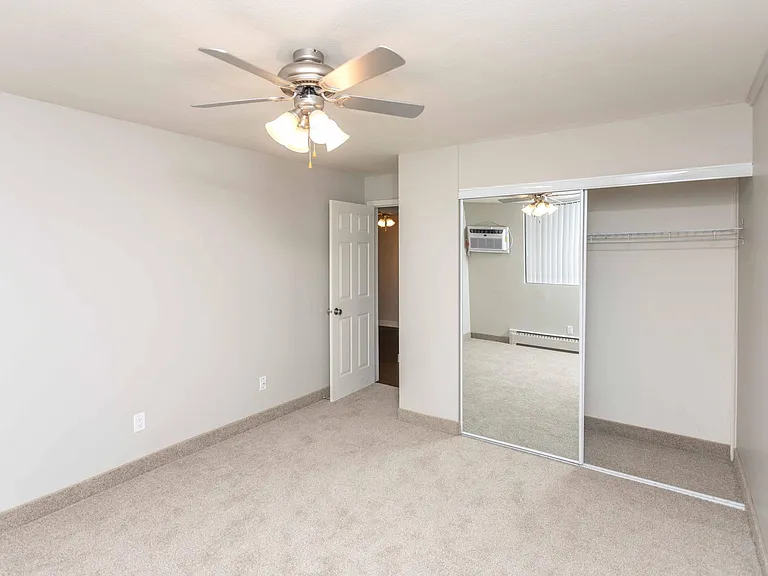 Edgerton Highlands Apartments — Photo 15
