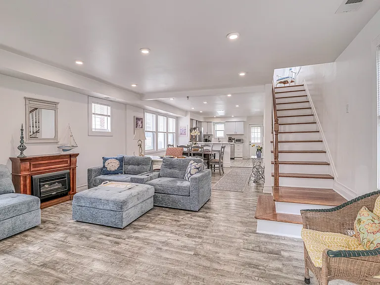 14 N Vassar Sq — Photo 4