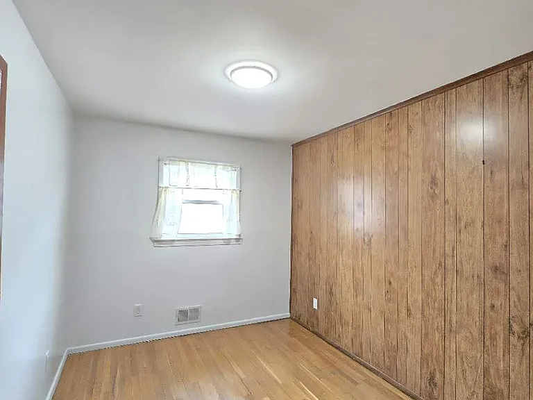 322 Sanilac St — Photo 15