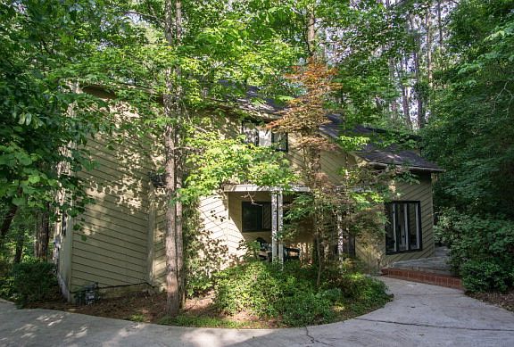 2nd image of 2839 Glen Echo Dr