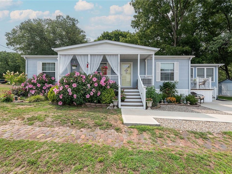 1st image of 307 Oak St
