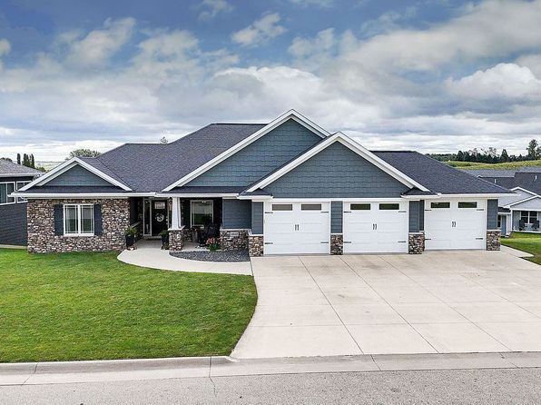 1013 Clare Ct NW