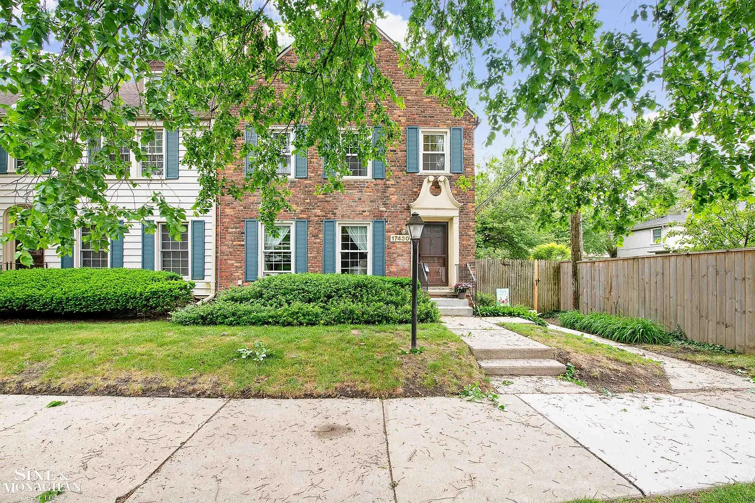 17430 Maumee Ave photo 1
