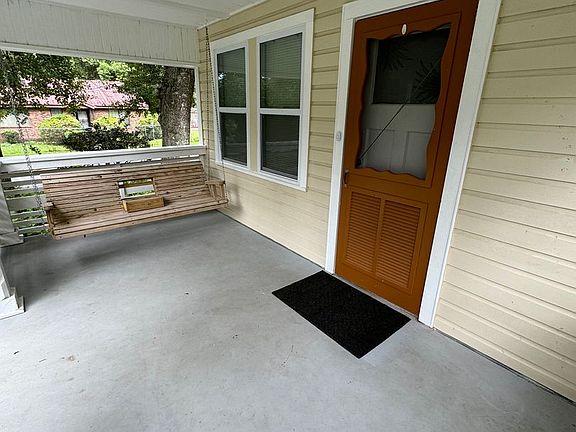 2nd image of 518 W 6th Ave