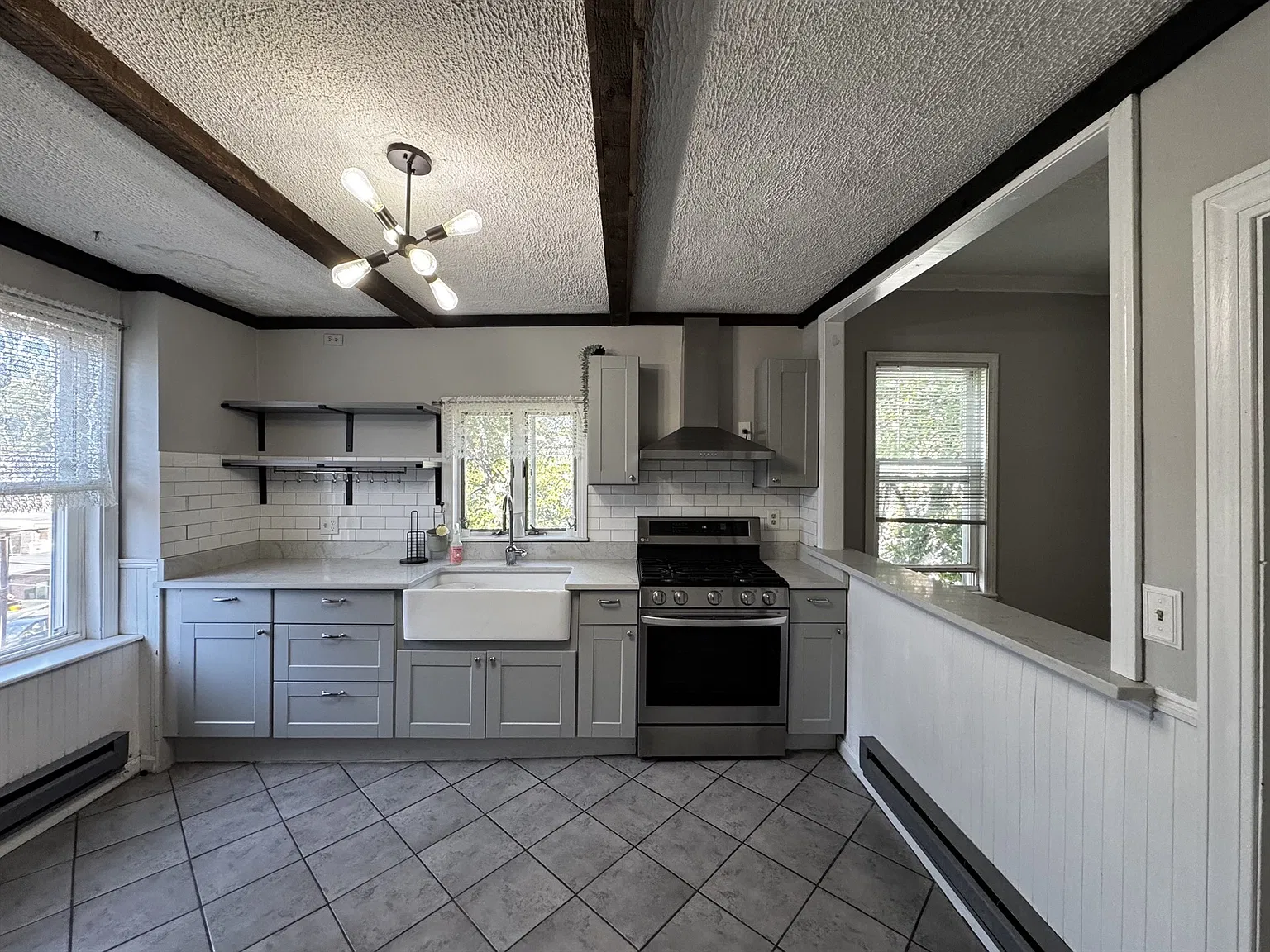 2 bed, 850 sqft, $2,900 — Photo 2