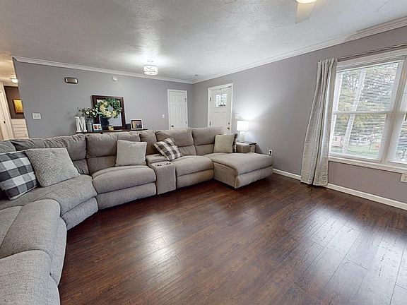 3rd image of 1701 Union St