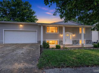 716 Wild Walnut Ln, Ballwin, MO 63021