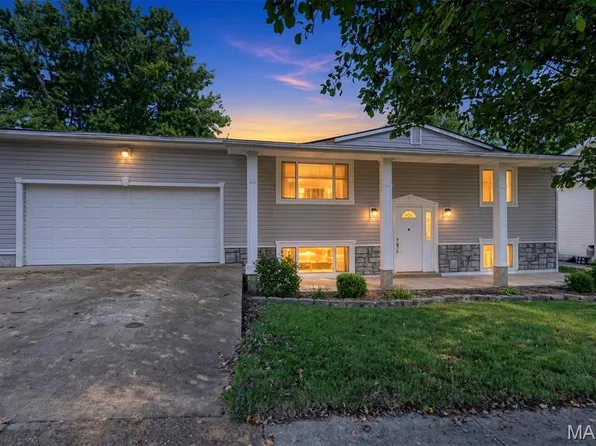 716 Wild Walnut Ln, Ballwin, MO 63021