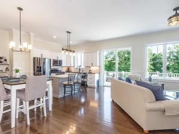 1 Jana Way #G, Merrimac, MA 01860