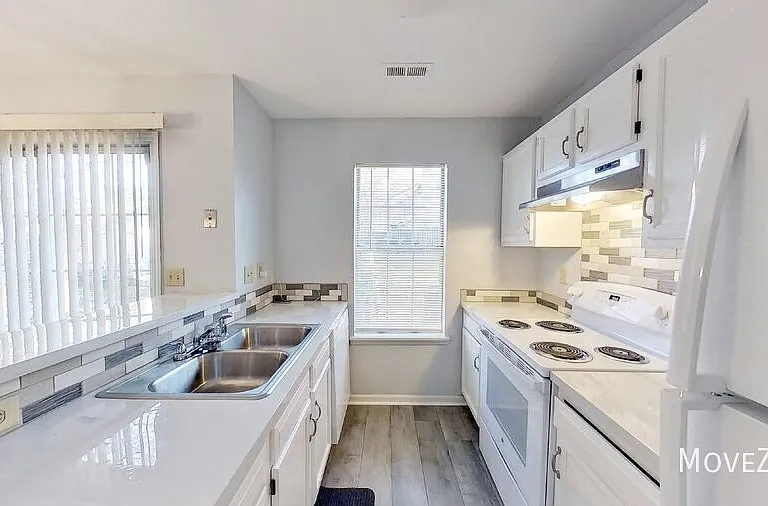 6209 Windsor Gate Ln — Photo 10
