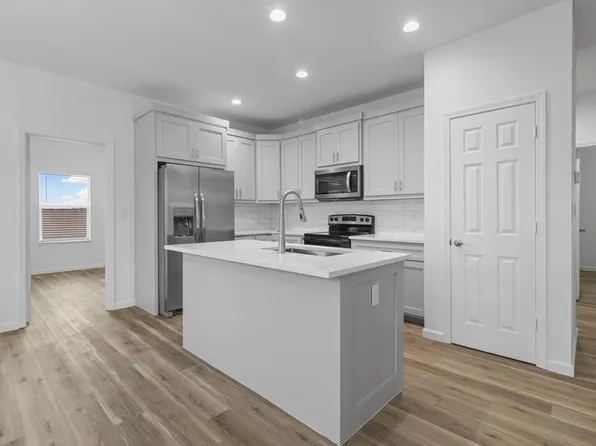 311 N Helton St, Randolph, TX 75475