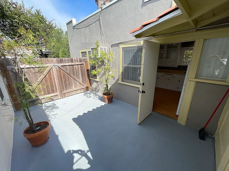 Braddock Dr — Photo 14