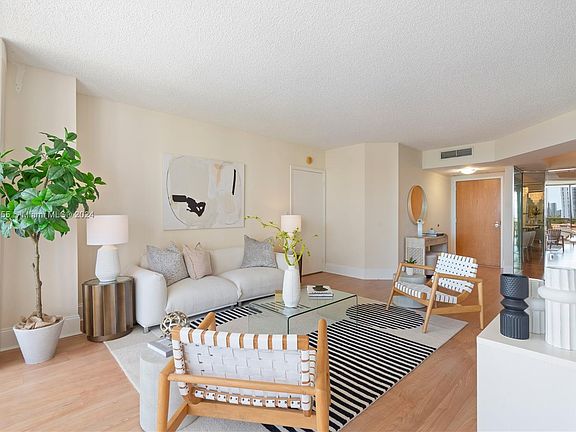 5th image of 3600 Yacht Club Dr APT 704