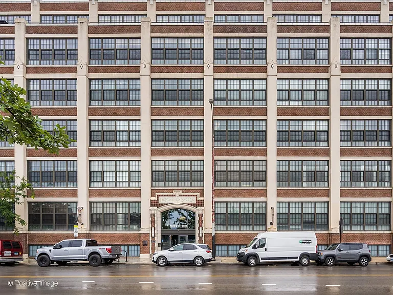 3963 W Belmont Ave #104 — Photo 14