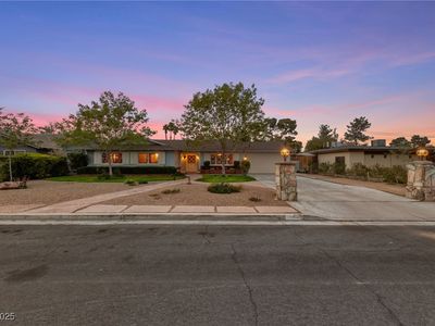 2400 Llewellyn Dr, Las Vegas, NV, 89102