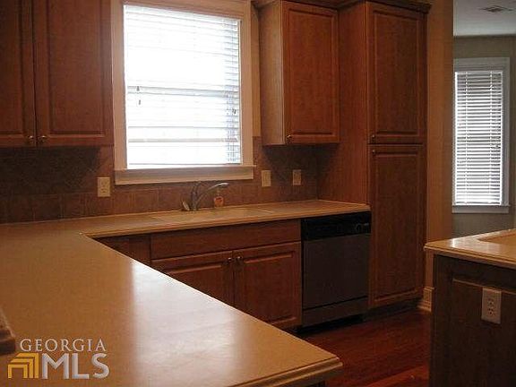 5th image of 1541 Rolling Meadows Dr