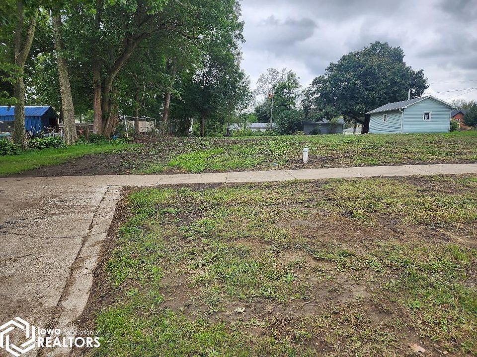 1st image of 811 Summer St