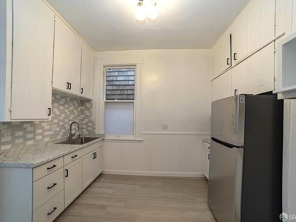 3rd image of 2209-2219 15th St