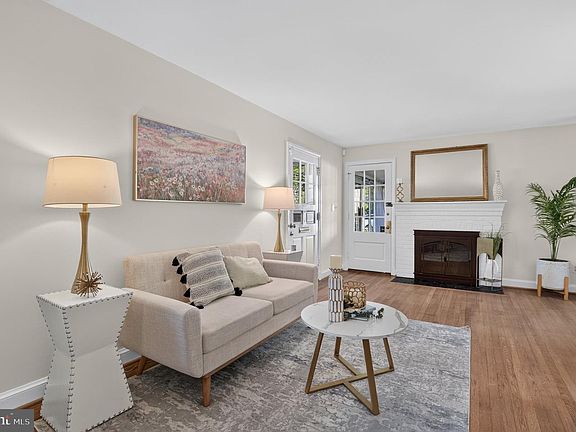 3rd image of 314 Whitestone Rd