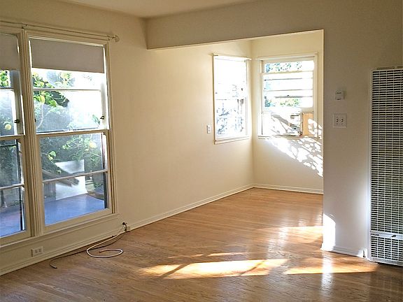 3rd image of 632 N Mar Vista Ave