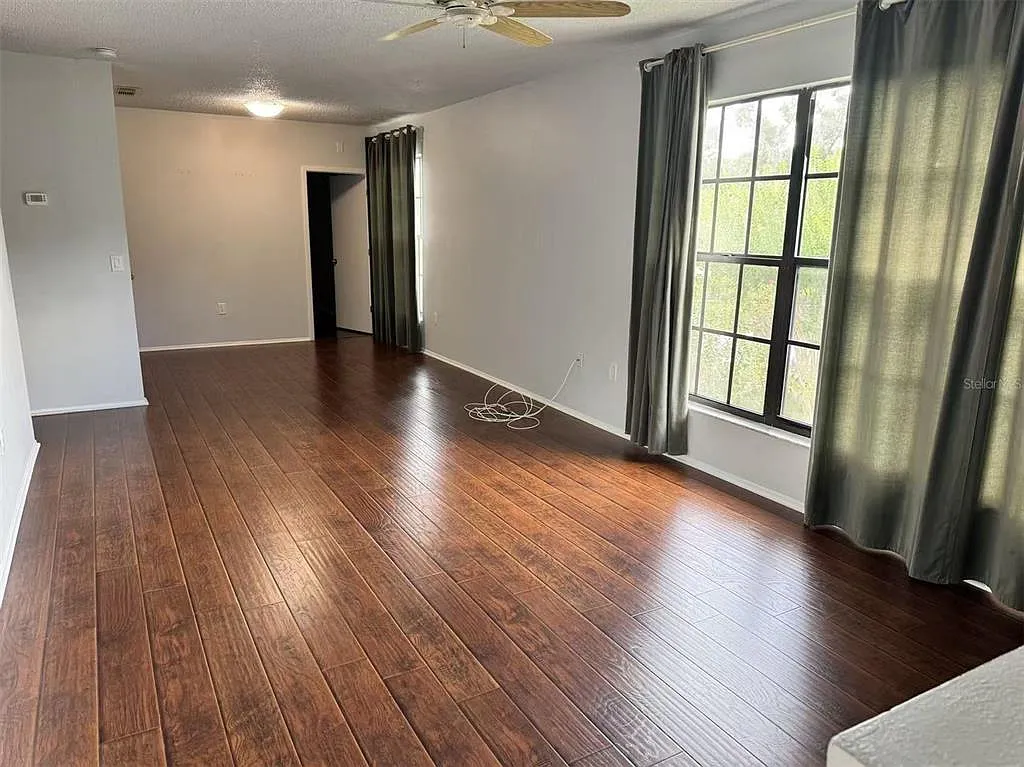 2 bed, 2.0 bath, 1050 sqft, $1,700 — Photo 2