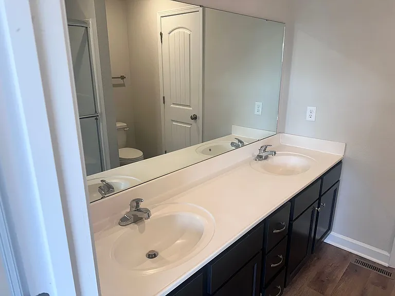 1431 NE Mary Ct — Photo 12