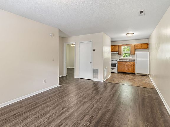 2nd image of 100 Bearwood Dr #100S
