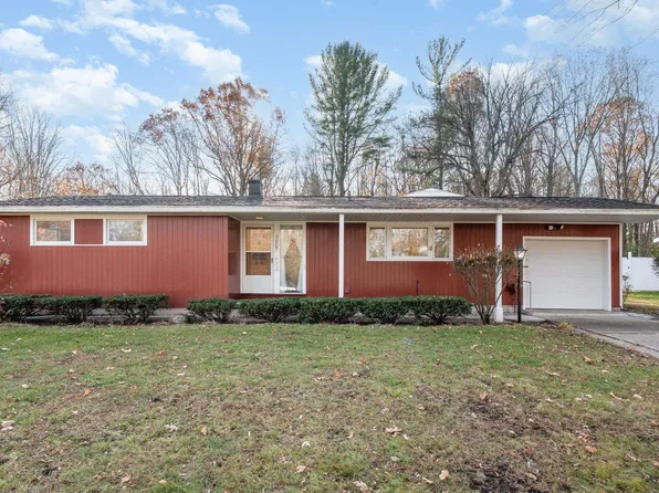 3807 Moorland Dr, Midland, MI 48640