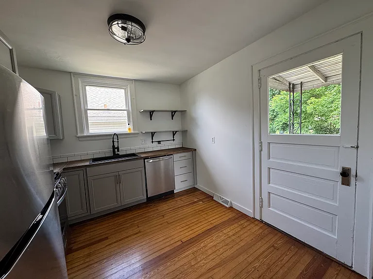3822 Carlton St — Photo 6