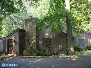 9332 Landis Ln, East Greenville, PA 18041