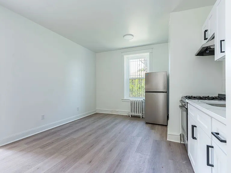 Belmont Place — Photo 95