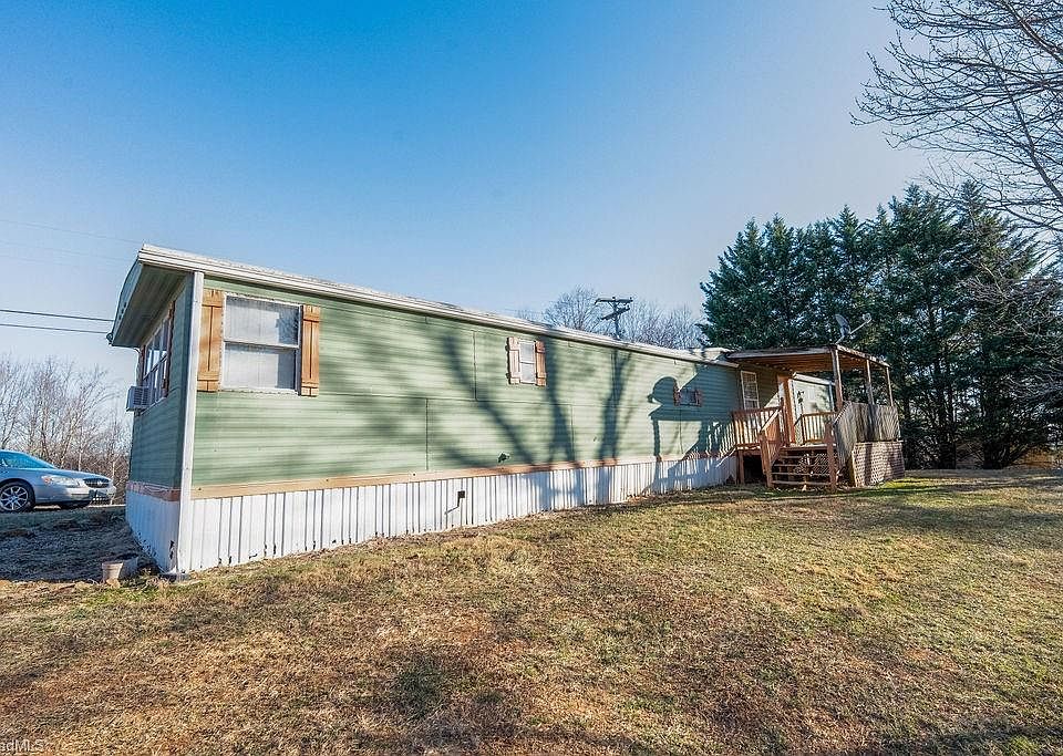 1st image of 106 Daniels Dell Ln