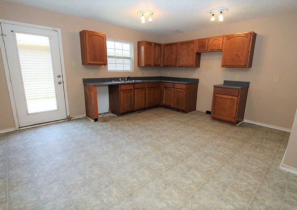 1st image of 2689 Chilton Dr