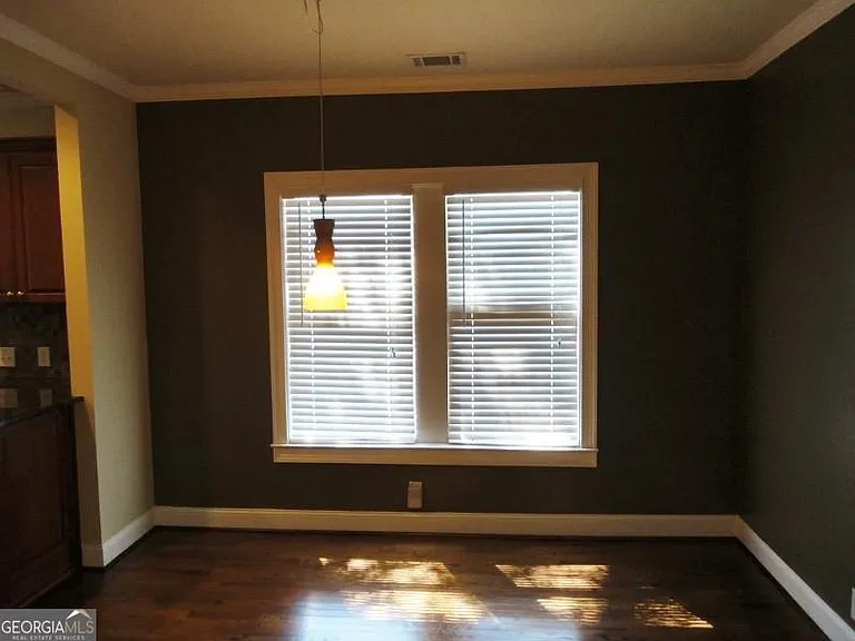 49 Leslie St — Photo 18