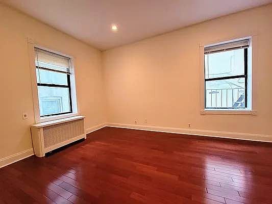 3rd image of 137 E 29th St #1Z