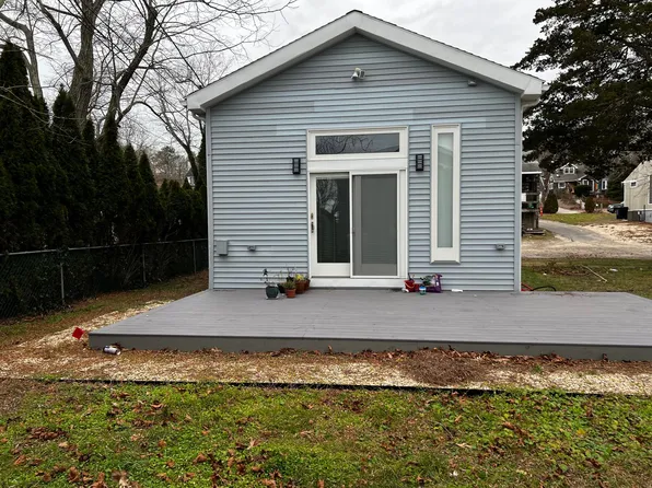 19 Canoe Place Rd #19AA, Hampton Bays, NY 11946