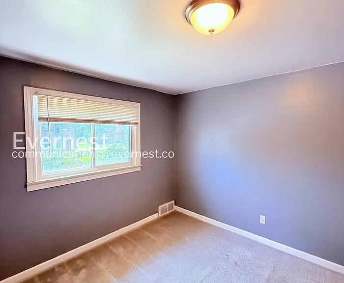 15380 Meyers Rd — Photo 17