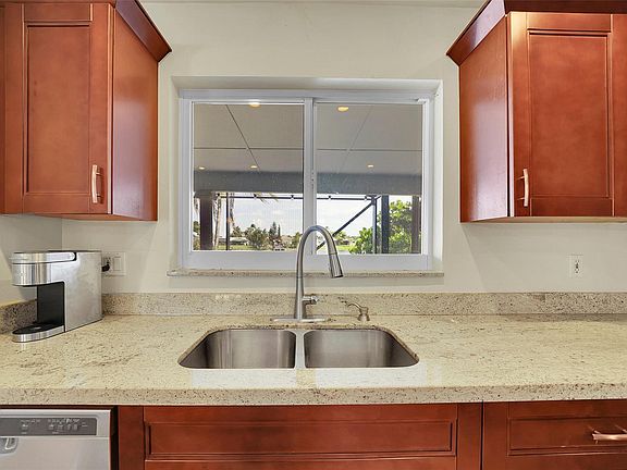 4th image of 1334 SW 26th Avenue