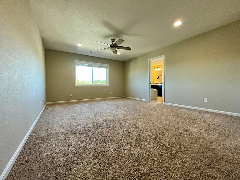 16985 NW Madrone St — Photo 17