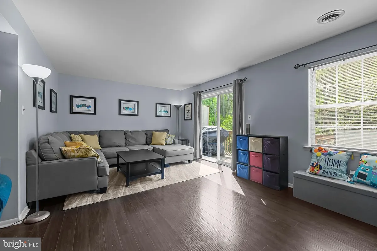 Family Room - 244 Green Ln