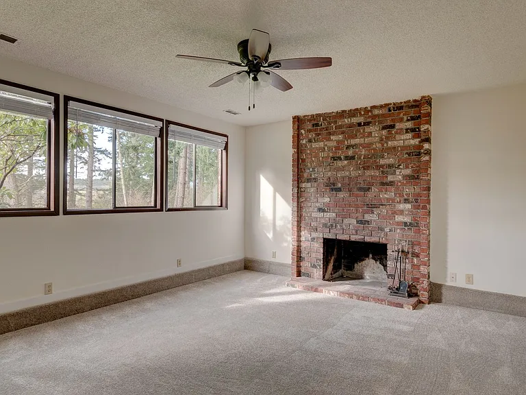 1601 McKinnon Dr — Photo 11