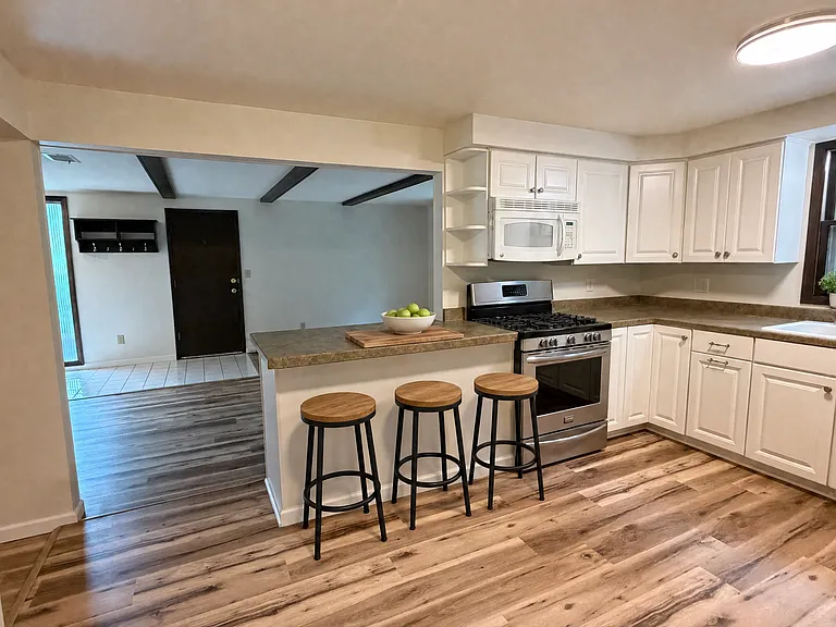 17370 Bedford Dr — Photo 3