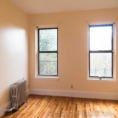 Rented by Space Real Estate | media 36