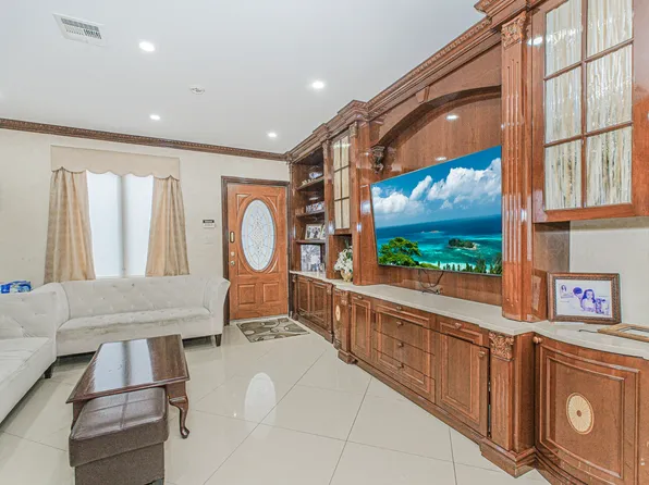 1764 East 17th Street image 13 of 45