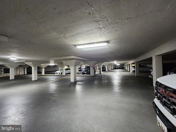 3rd image of 3601 Greenway #P-1030