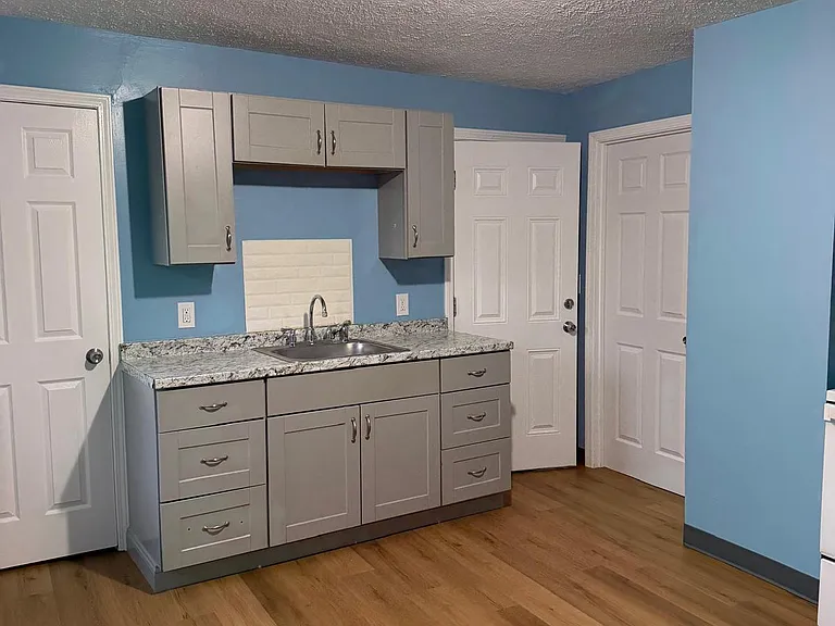 351-353 Lawrence St #4 — Photo 9
