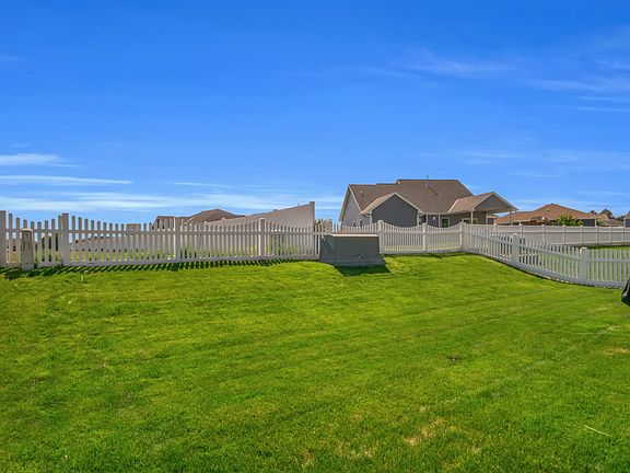4th image of 4707 10th Avenue Pl