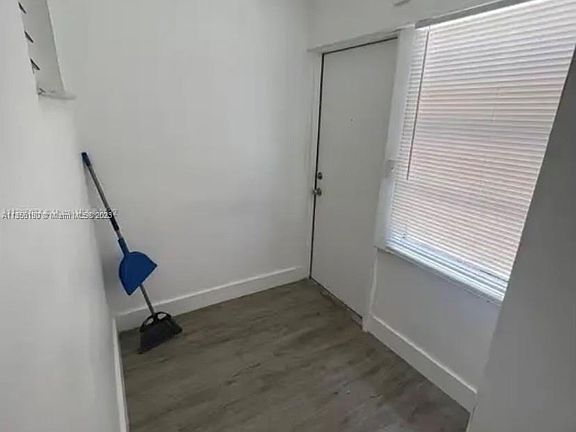4th image of 4042 NW 23rd Ave