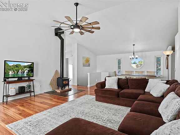 4th image of 11475 Dodge Cir