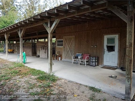 5th image of 14041 SW 20th St